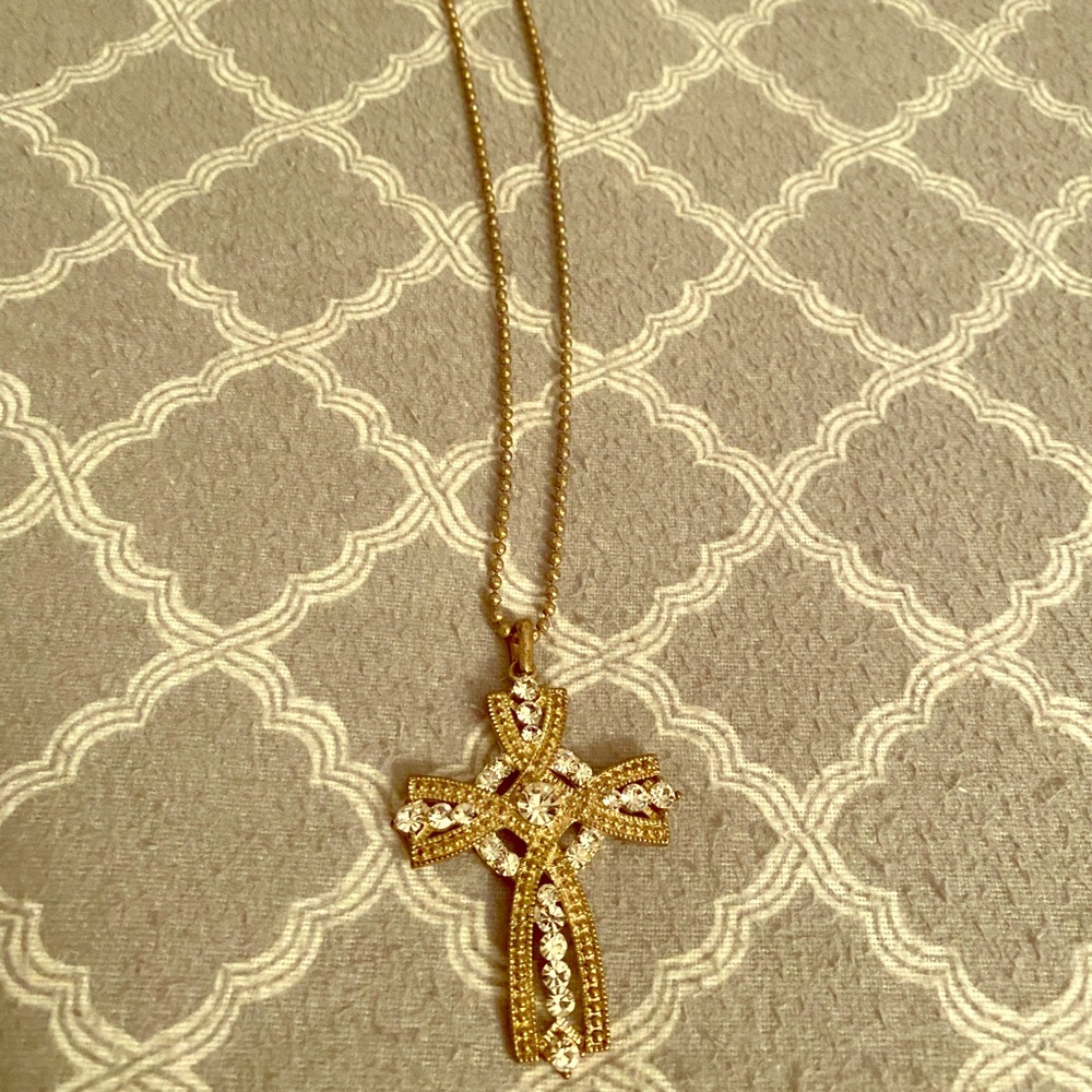 🌿 Silver Cross Necklace